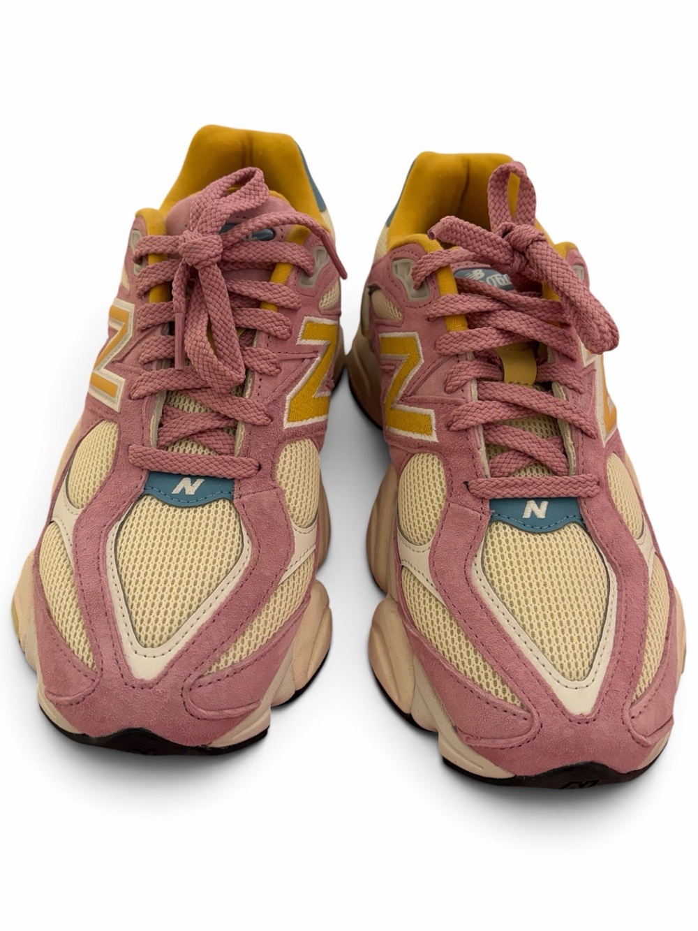 New Balance sneakers - Picture 2 of 3